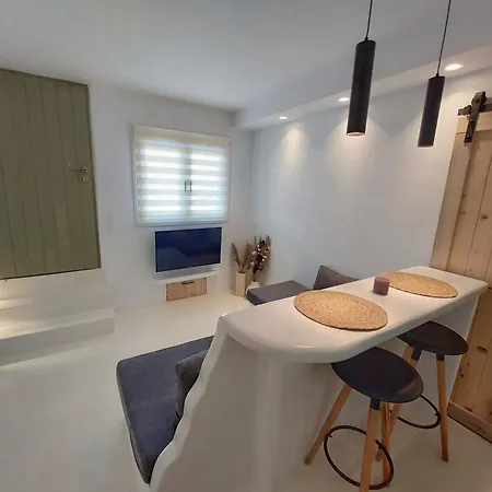 Josephine's Place B Tínos