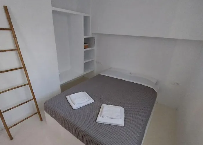 Josephine's Place B * Tínos